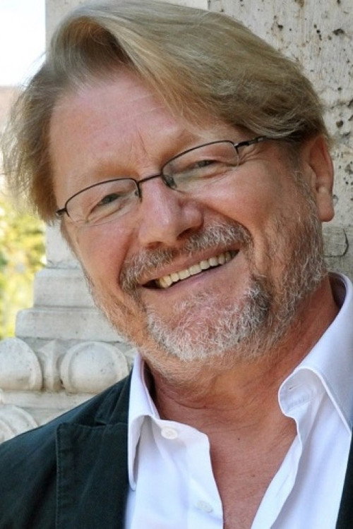 Géza D. HegedƱs